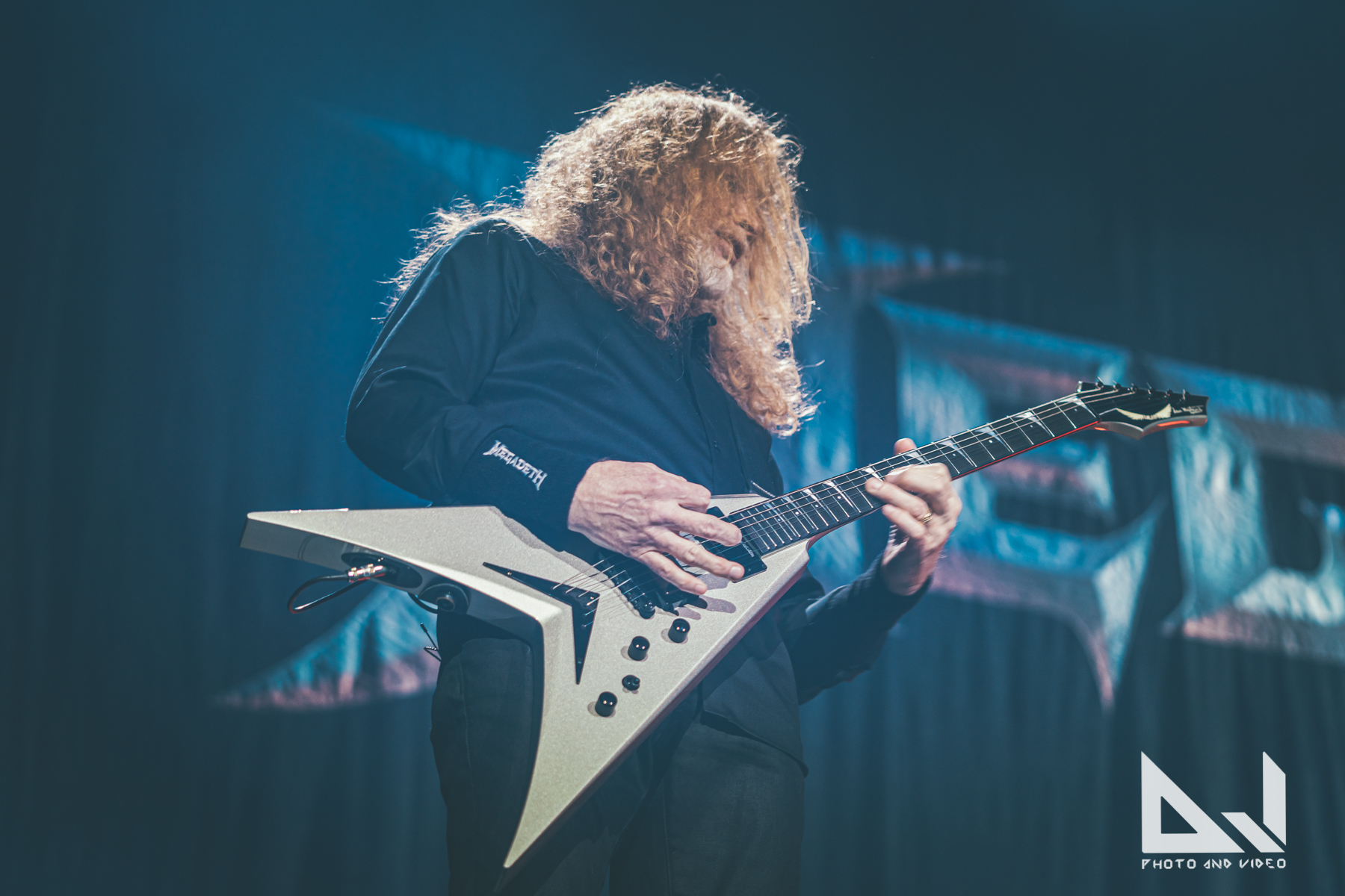 Dave Mustaine 2024: Wife, net worth, tattoos, smoking & body facts - Taddlr