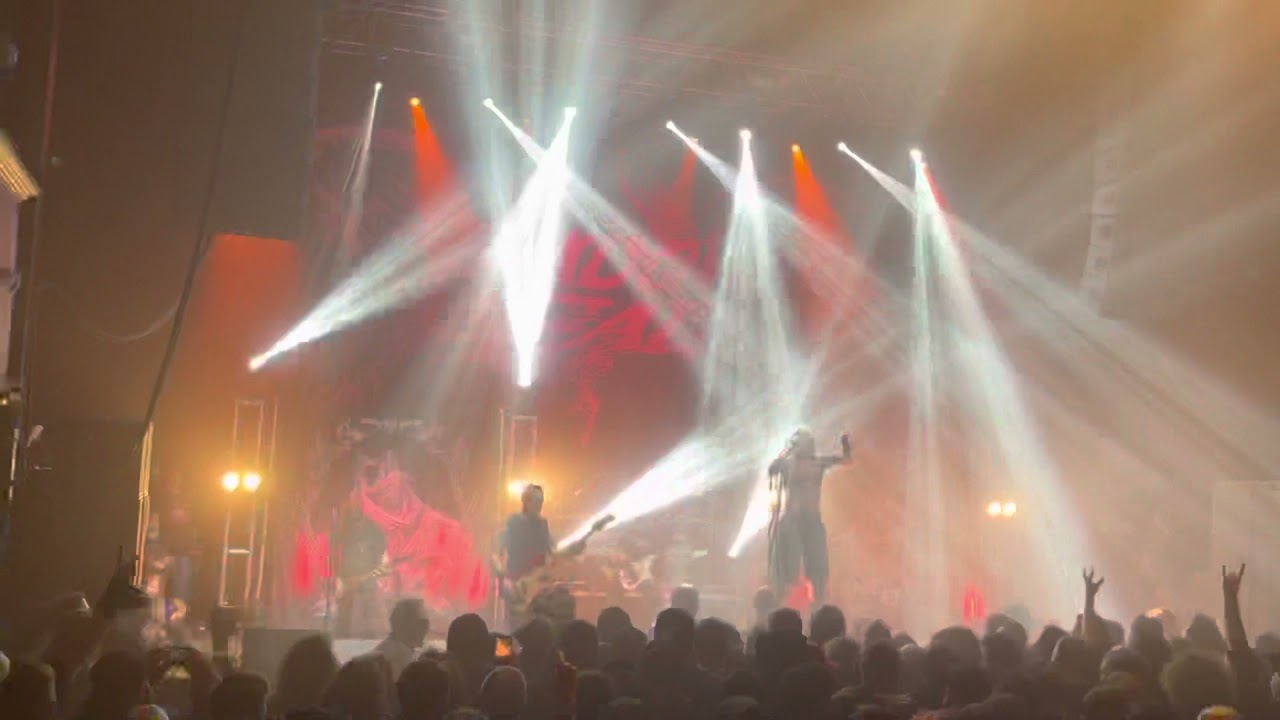 Fan-filmed video footage from the return show of Shadows Fall available ...