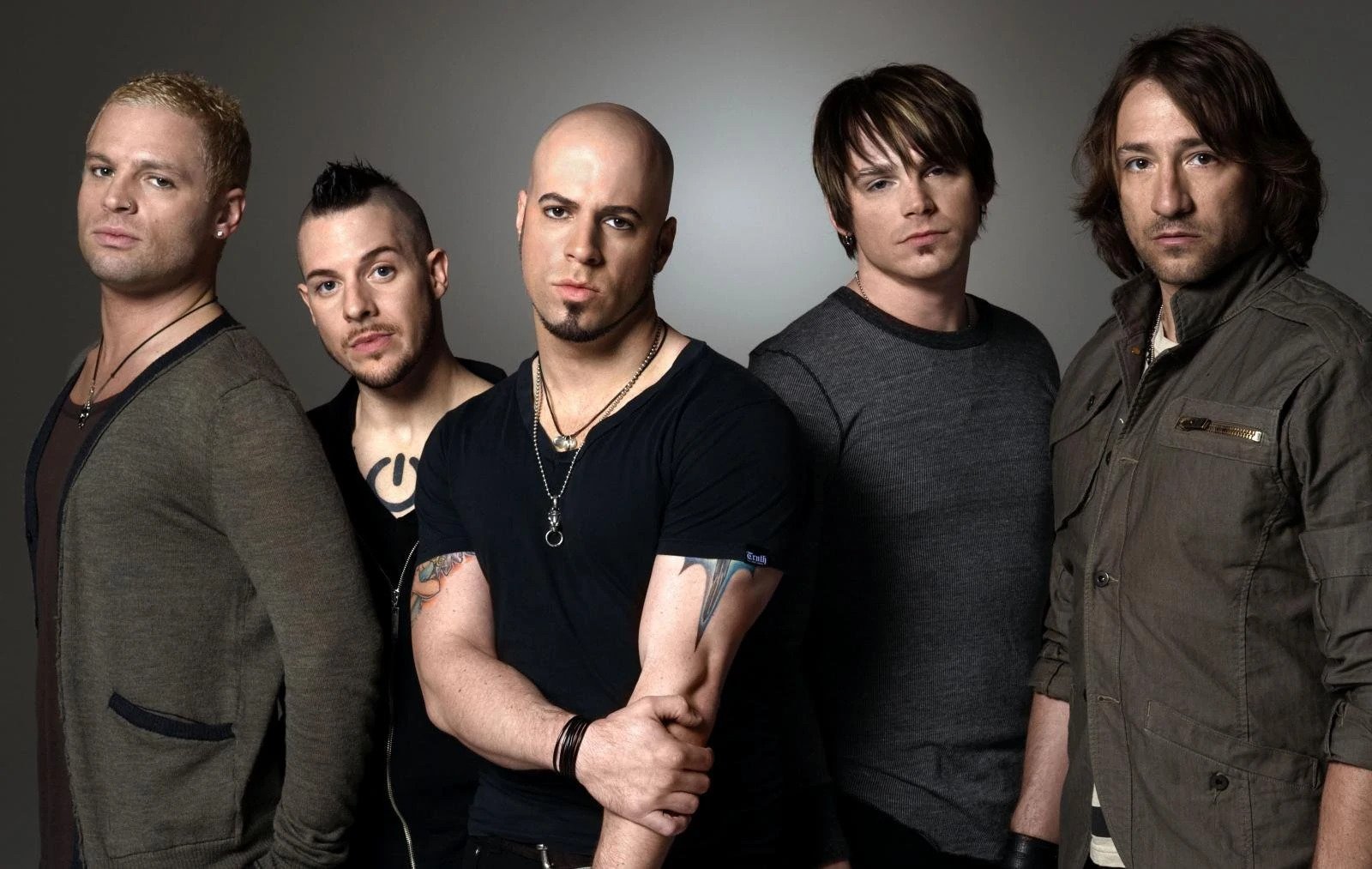 Watch Daughtry and Mark Tremonti pay tribute to Taylor Hawkins with