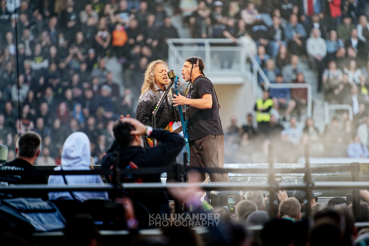 Metallica covers AC/DC and Rose Tattoo at their show in Sydney - Chaoszine