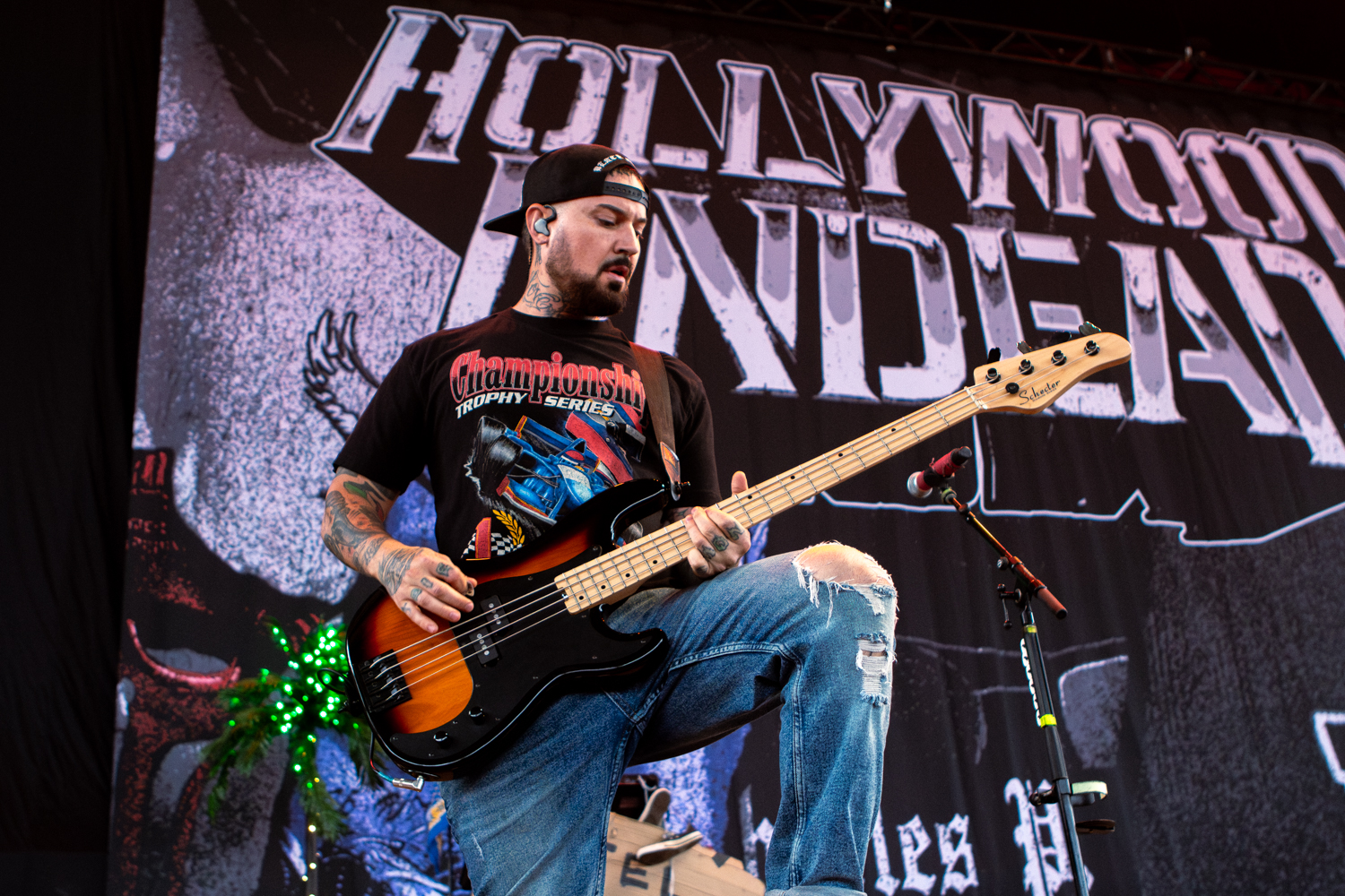 Hollywood Undead sample legendary Slayer riff on ruthless new anthem ...