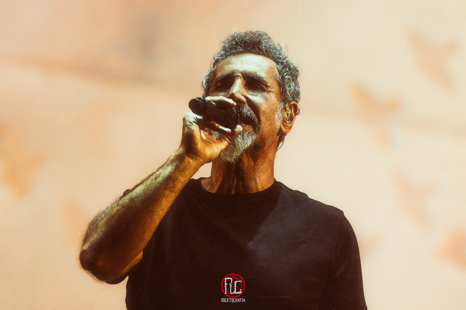 Serj Tankian (System Of A Down) speaks again about John Dolmayan’s political beliefs